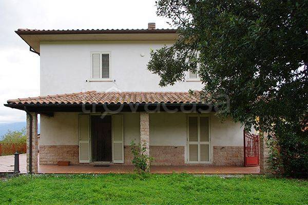 Villa in in vendita da privato a Contigliano vocabolo Monticchiolo, 4