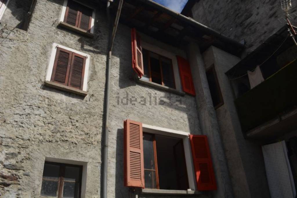 Casa Indipendente in vendita a Lanzada via San Giovanni