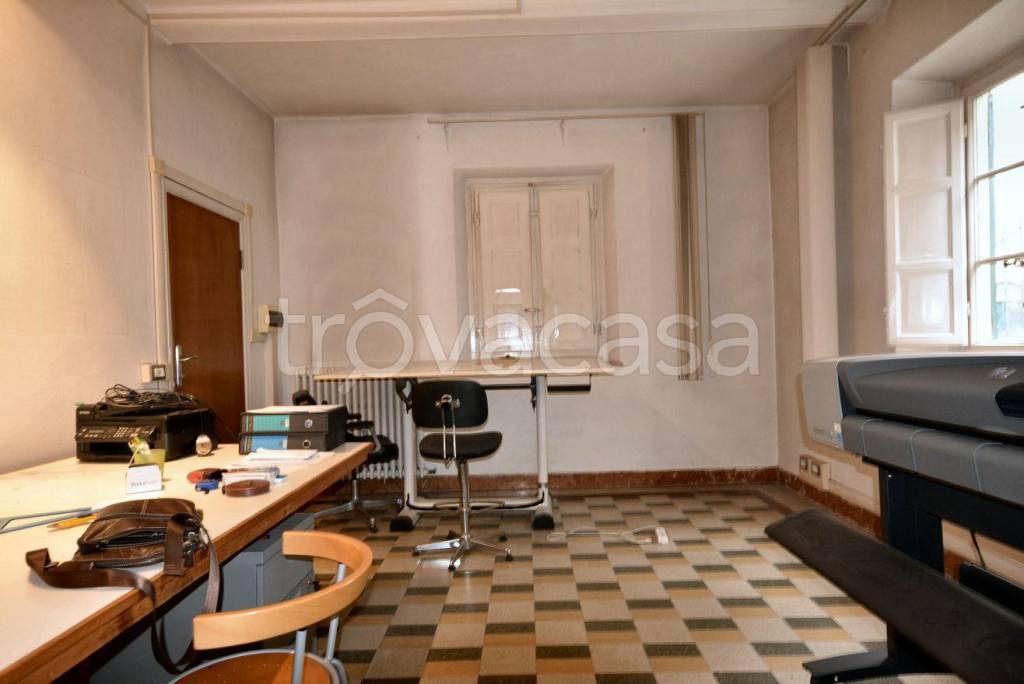 Ufficio in affitto a Lucca via Castruccio Buonamici, 432