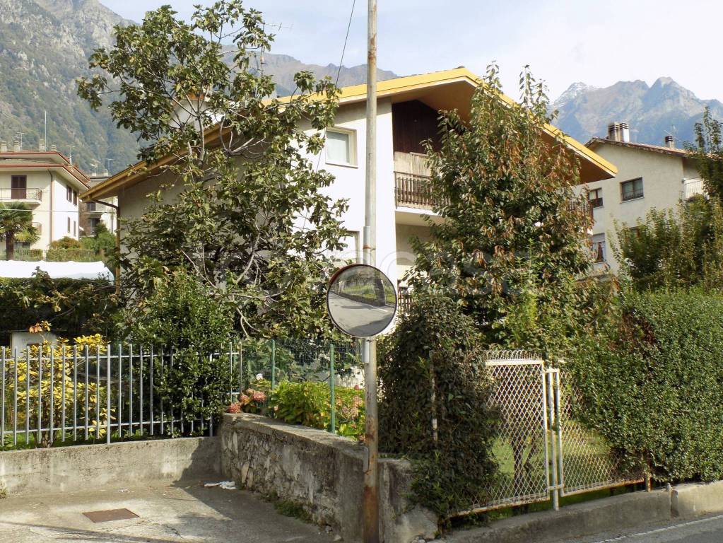 Villa Bifamiliare in vendita a Chiavenna via Tanno, 7E