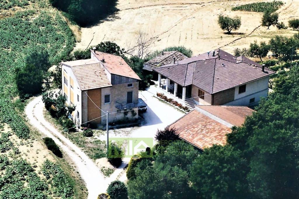 Villa in vendita a Montegiorgio contrada fegatara