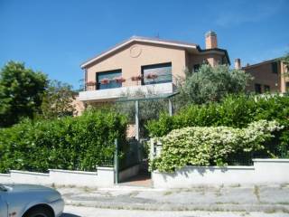 Casa indipendente in affitto a jesi via giorgio amendola, 20