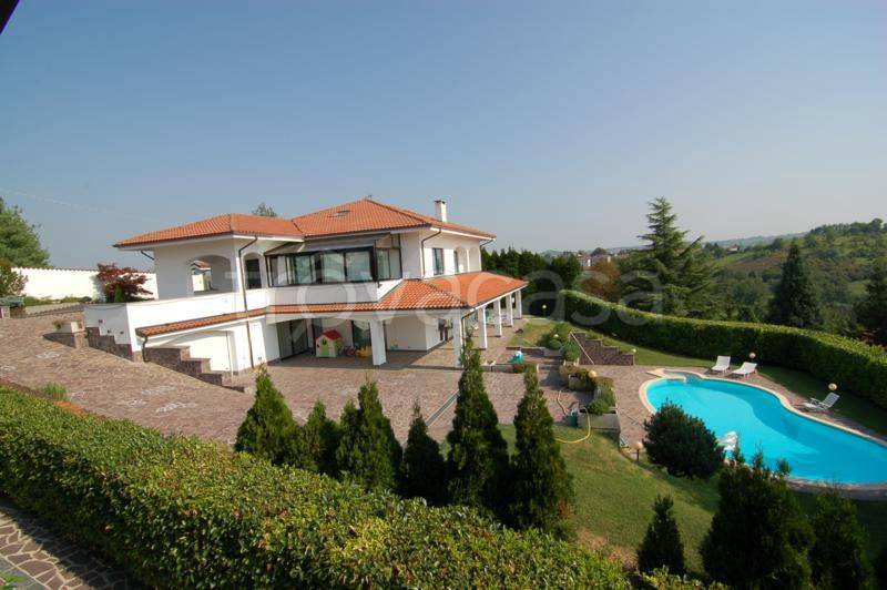 Villa Bifamiliare in in vendita da privato ad Asti località Poggio