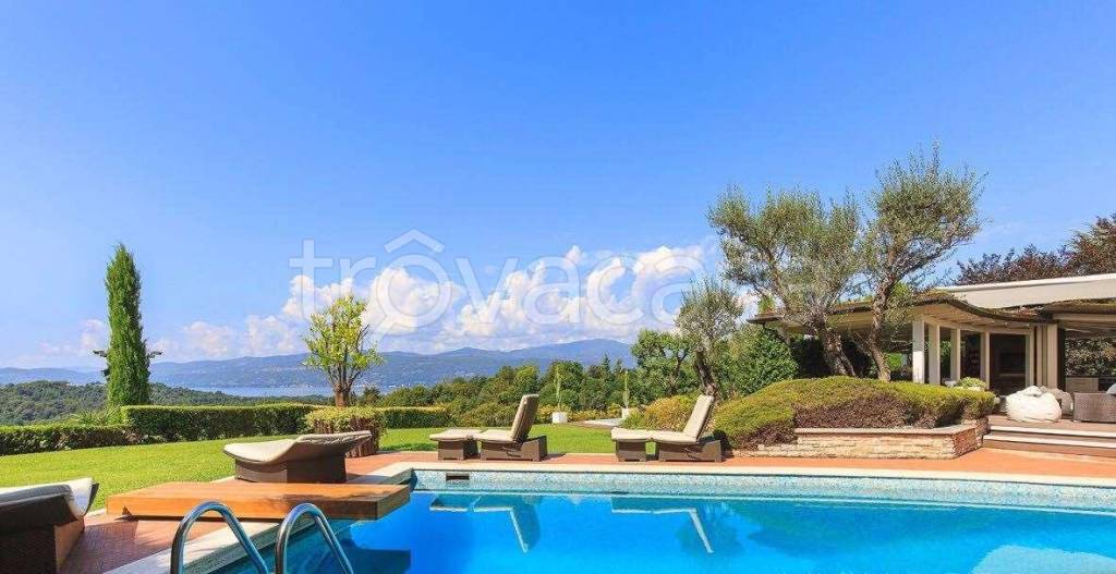 Villa in vendita a Besozzo via Mario Monfrini, 15