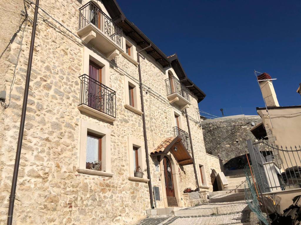 Appartamento in in vendita da privato a Rocca di Cambio via 21 Aprile, 6