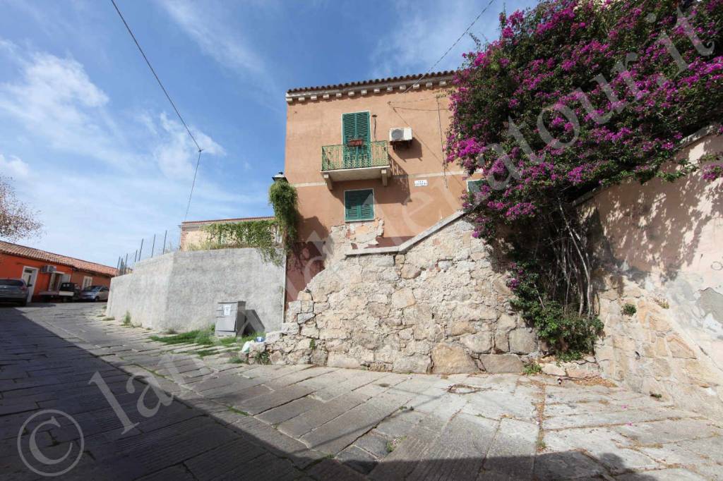 Villa in vendita a La Maddalena via Giannicolo, 1