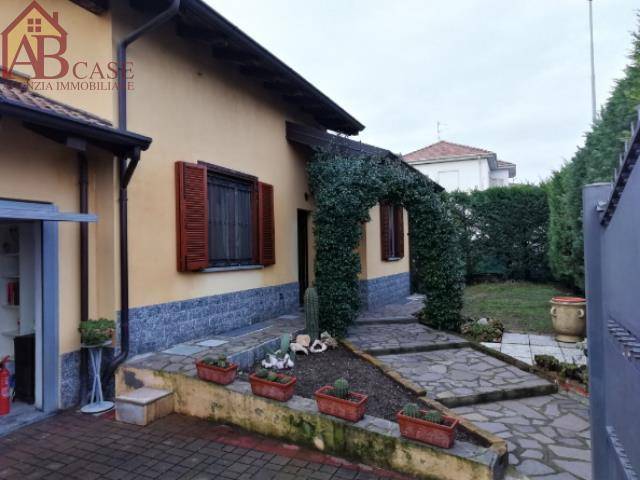 Villa Bifamiliare in vendita a Gambolò via mazzini, 8