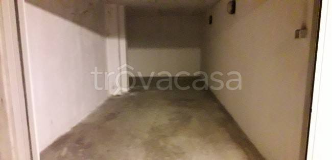 Garage in vendita a Merate via Alcide De Gasperi