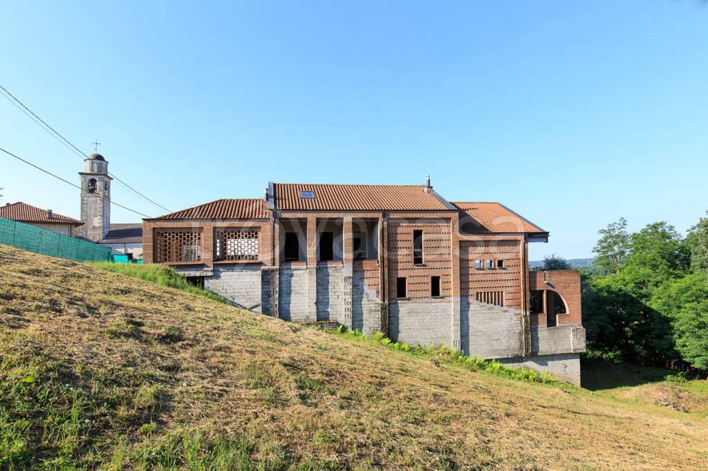 Villa in vendita a Gattico-Veruno via Abate Scolari