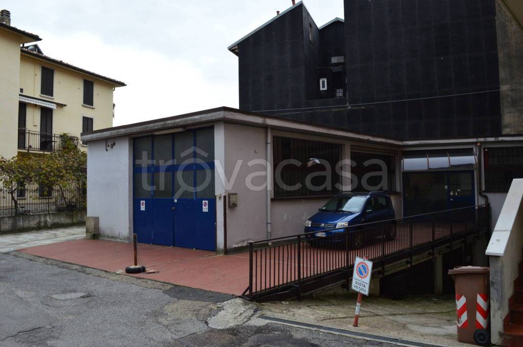 Capannone Industriale in vendita a Varese viale Valganna, 60