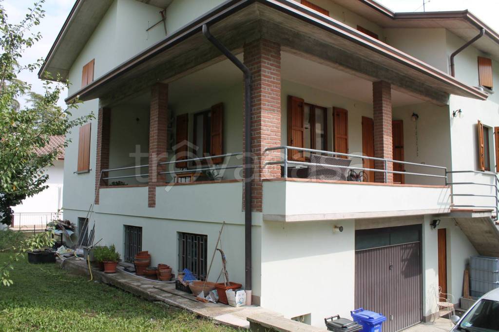 Villa Bifamiliare in vendita a Traversetolo