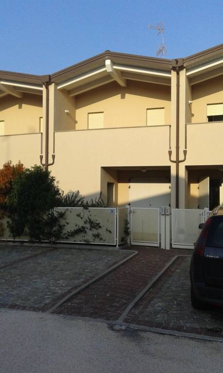 Villa a Schiera in vendita a Bagnacavallo via Abruzzi