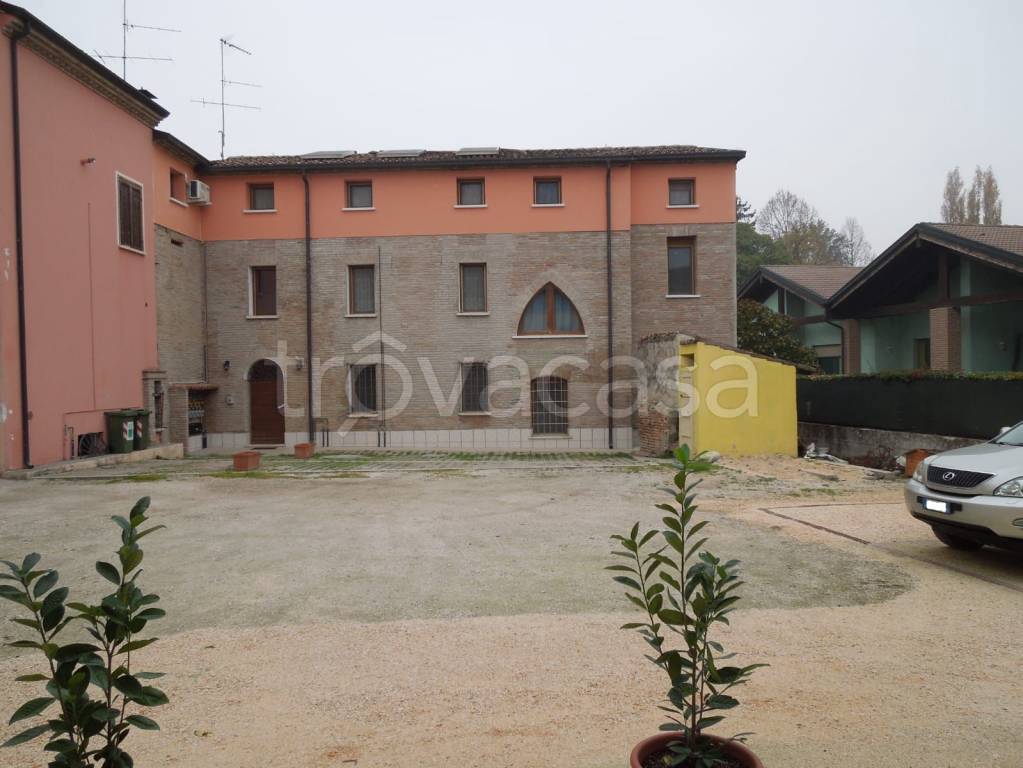 Casa Indipendente in vendita a Borgo Virgilio via Luigi Vaschi, 10