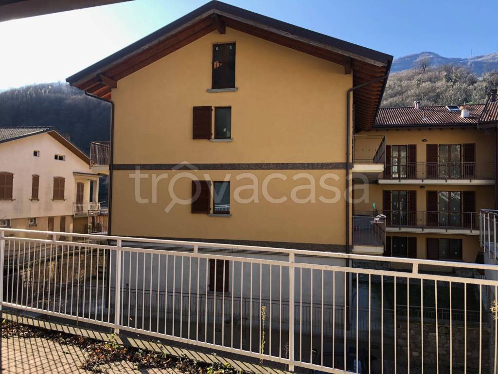 Appartamento in vendita a Berbenno via Antonio Stoppani, 100