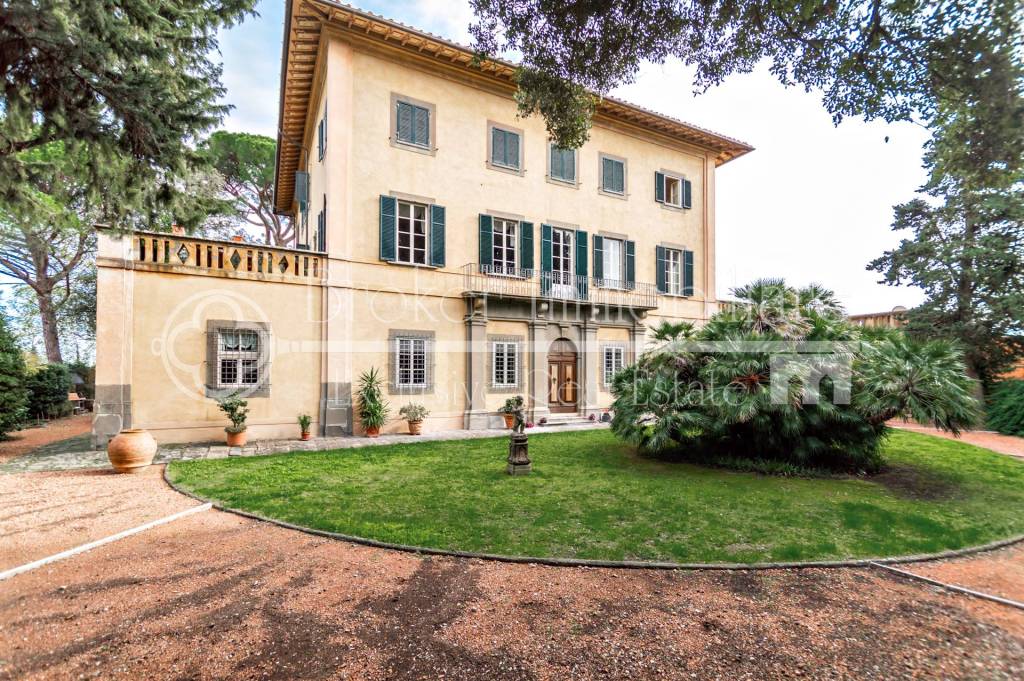 Villa in vendita a Casciana Terme Lari via Montegrappa