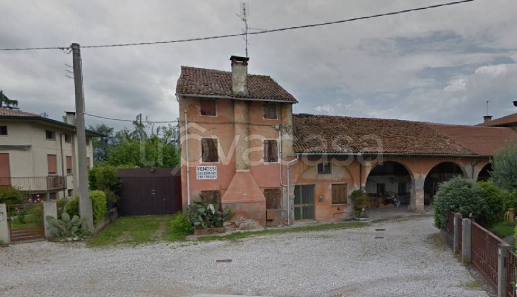 Rustico in vendita a Castelfranco Veneto borgo Monte Grappa