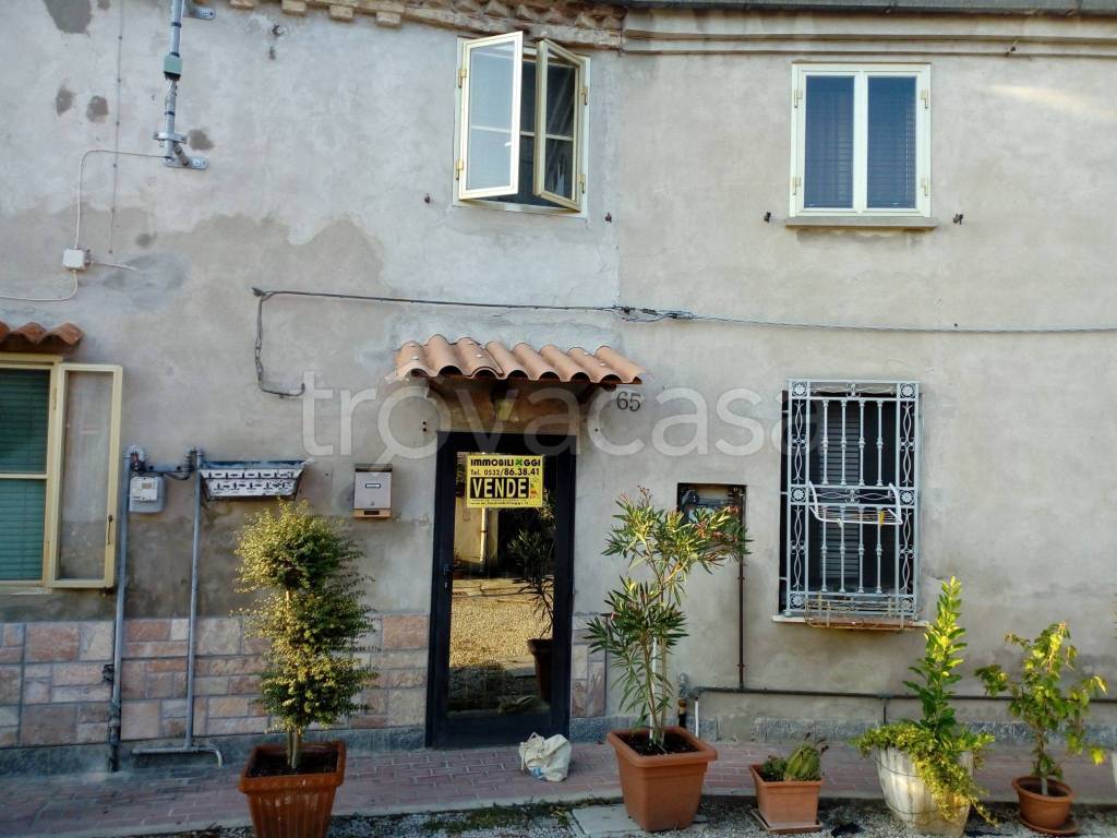 Casa Indipendente in vendita a Copparo via Athos Pizzinardi