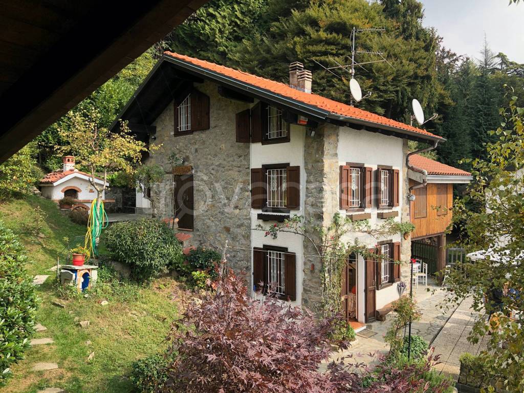 Villa in vendita a Coggiola via Piana