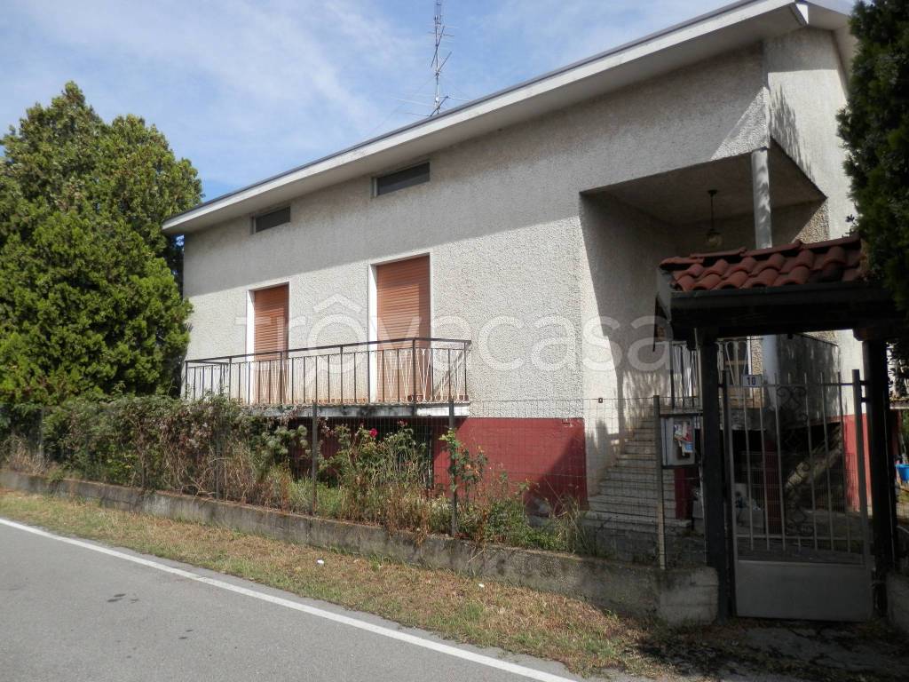 Villa in vendita a Locate Varesino via Papa Giovanni xxiii, 10