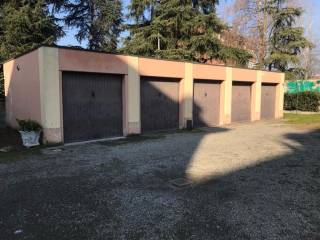 Garage in affitto a modena via emilia est, 461