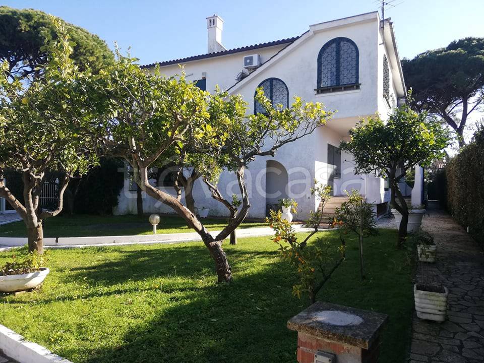 Villa Bifamiliare in vendita a San Felice Circeo via Gibraleon