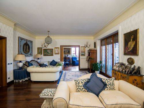 Appartamento in vendita a Roma via dei Colli della Farnesina, 144
