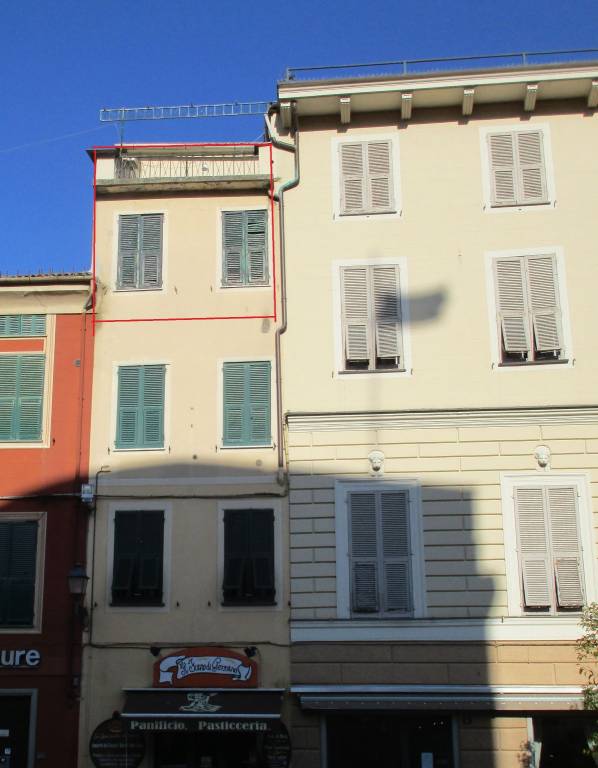Appartamento in in vendita da privato a Varese Ligure piazza Vittorio Emanuele, 8