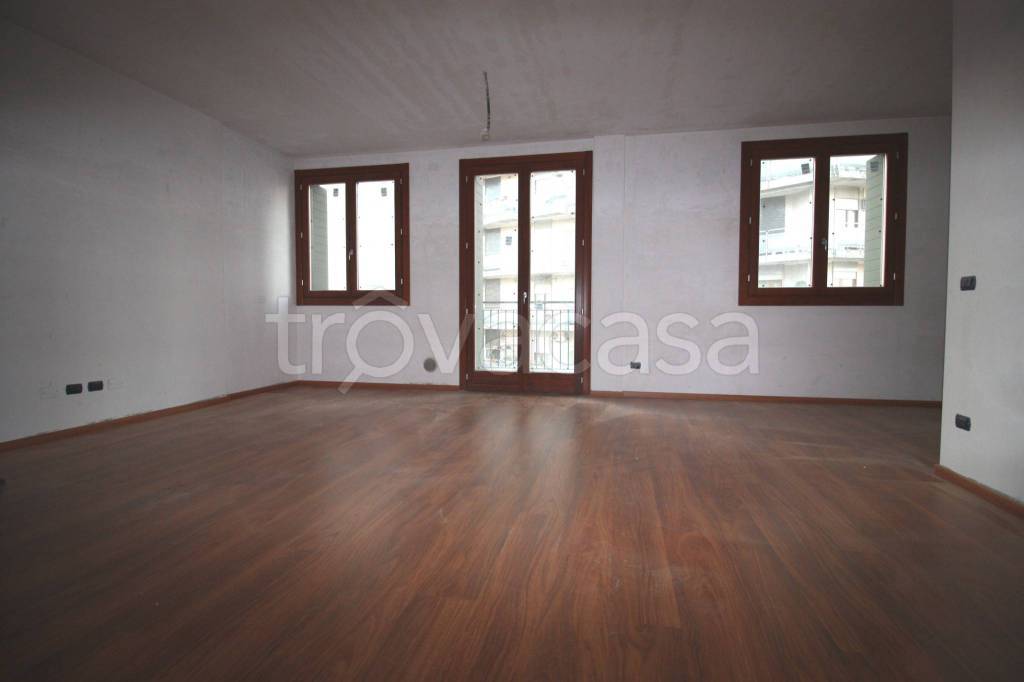 Appartamento in vendita a Cinisello Balsamo via Giuseppe Garibaldi, 140