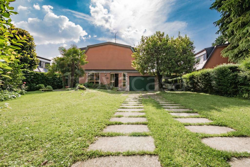 Villa in vendita a Bollate via Como, 31
