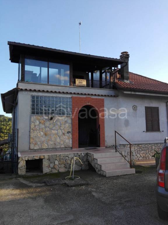 Villa Bifamiliare in in vendita da privato a San Gregorio da Sassola strada Vicinale Le Lezze