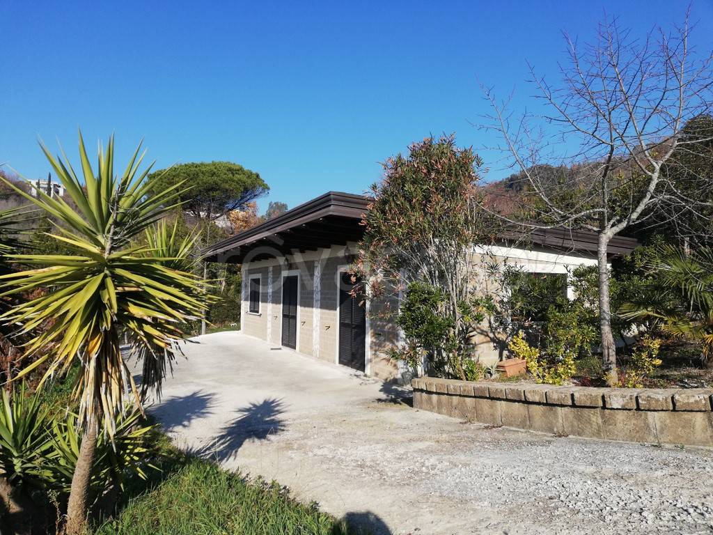 Villa in vendita a Caiazzo via Cozzi
