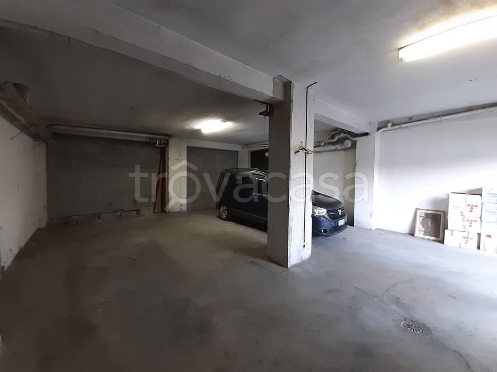 Garage in vendita a Modena via Canaletto Sud