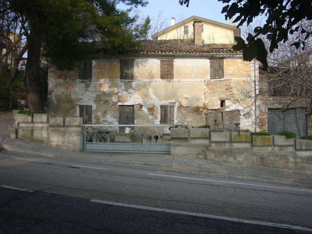Casa Indipendente in vendita a Pesaro strada Giovanni Maria Lancisi, 136