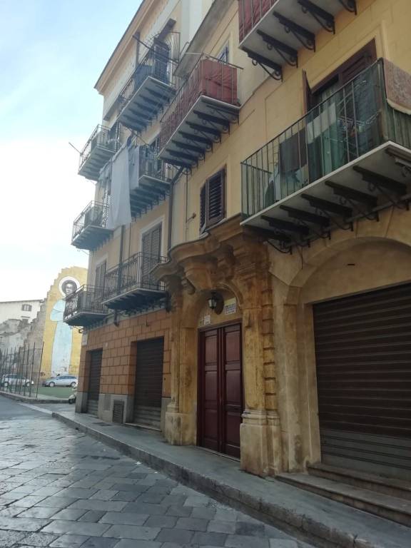 Appartamento in vendita a Palermo via Albergheria, 159