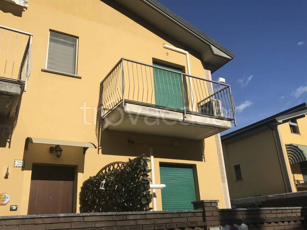 Villa in vendita a Morbegno via San Martino