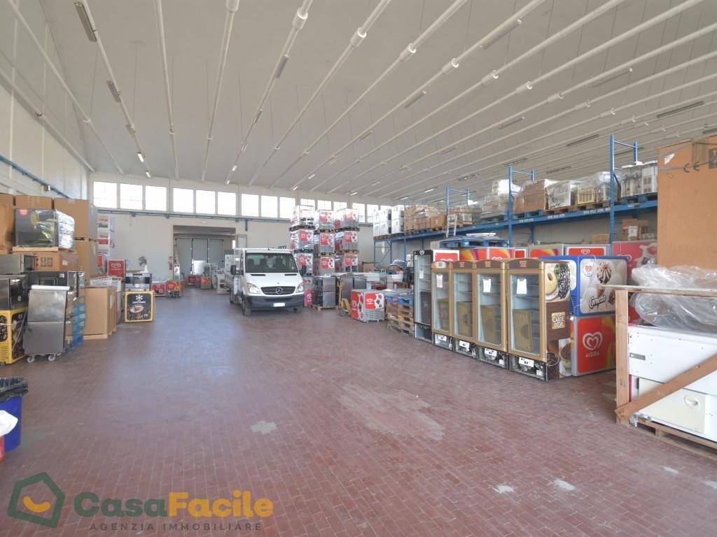 Capannone Industriale in vendita a Cesena via Venezia, 224
