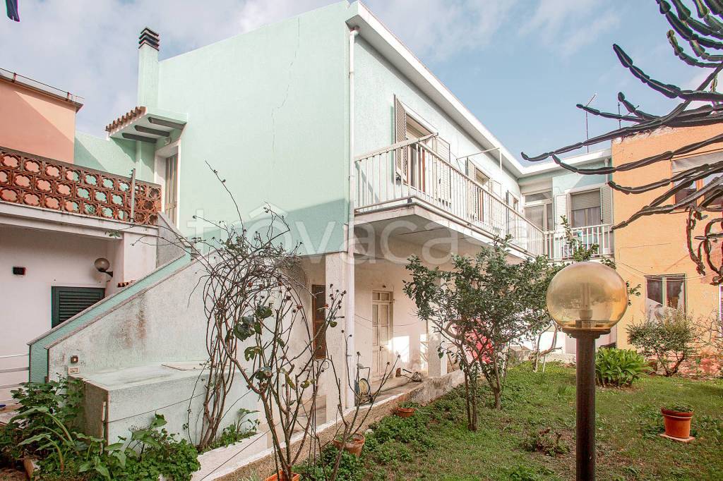Appartamento in vendita a Santa Teresa Gallura via Cairoli, 39