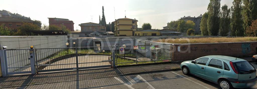 Garage in vendita a Cesano Boscone via delle Acacie, 29