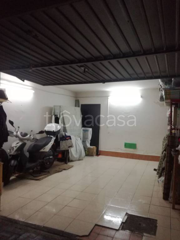 Garage in vendita a Gravina di Catania via Fratelli Bandiera, 74