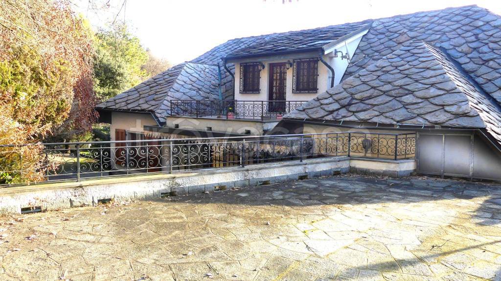 Villa Bifamiliare in vendita a Pino Torinese via Pietra del Gallo