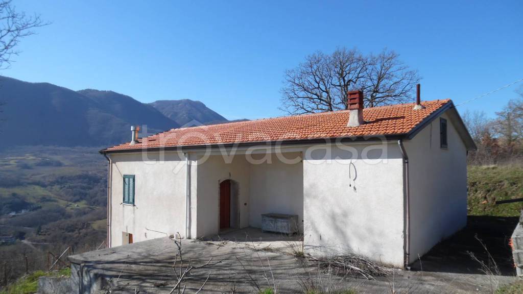 Villa in vendita a Caposele contrada Serra Castagna
