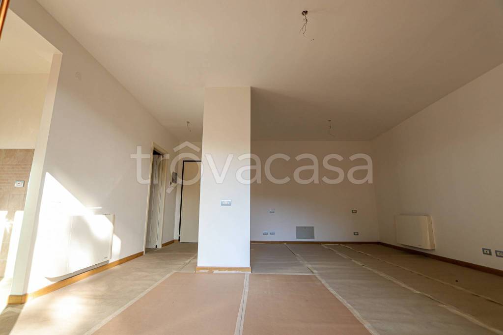 Appartamento in vendita a Roma via Crisopoli, 38