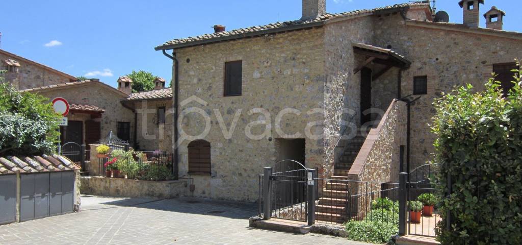Casa Indipendente in in vendita da privato a Casole d'Elsa località Lucciana, 6