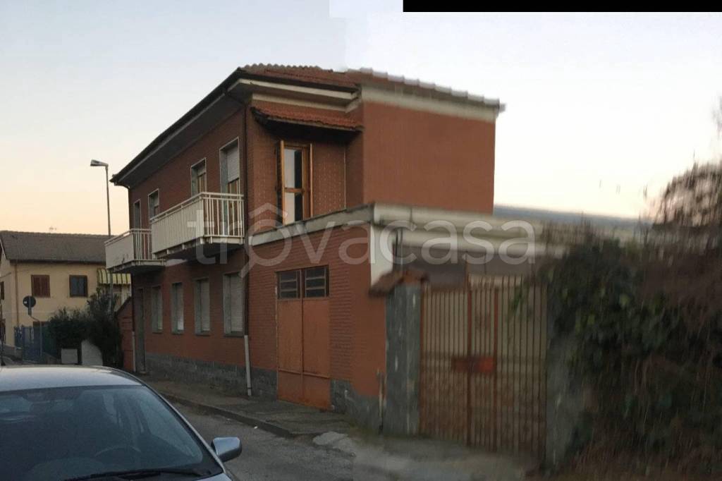 Casa Indipendente in in vendita da privato a Grugliasco via Solferino, 2/4/6/8