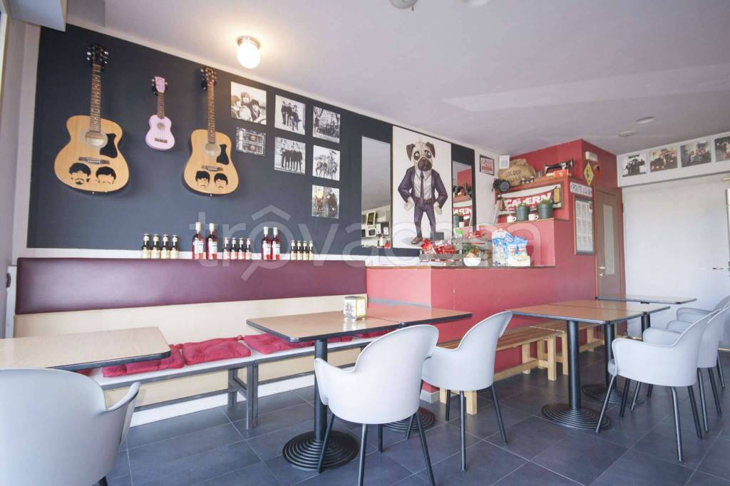 Bar in vendita a Villasanta via Tiziano Vecellio 27