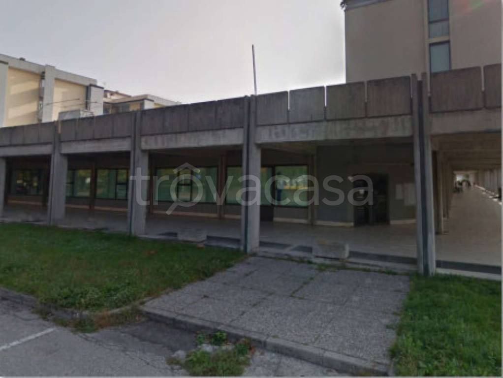 Filiale Bancaria in vendita a Montecchio Maggiore via Giurioli