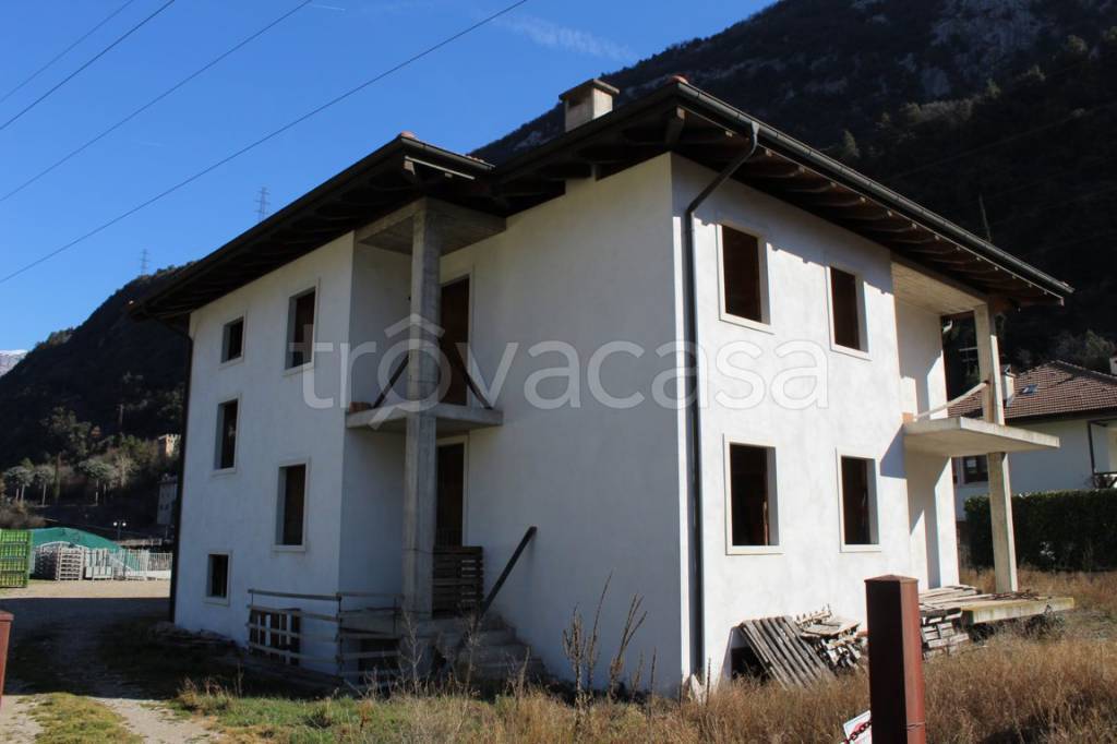 Villa in vendita a Vallelaghi via Barbazan