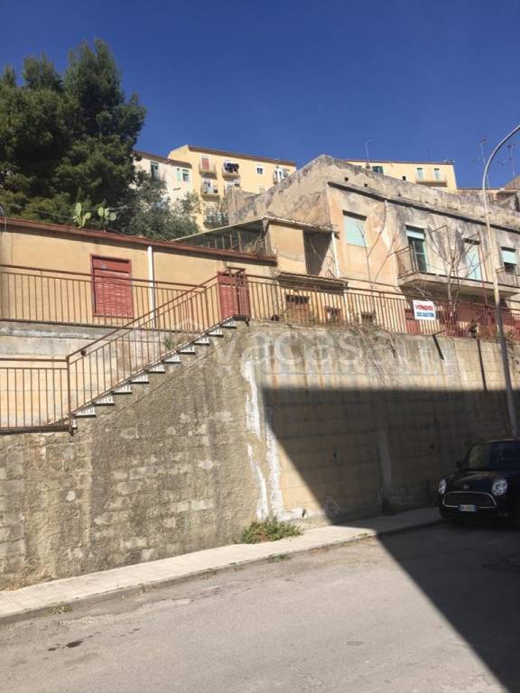 Terreno Residenziale in vendita a Caltanissetta via Giuseppe Cinnirella