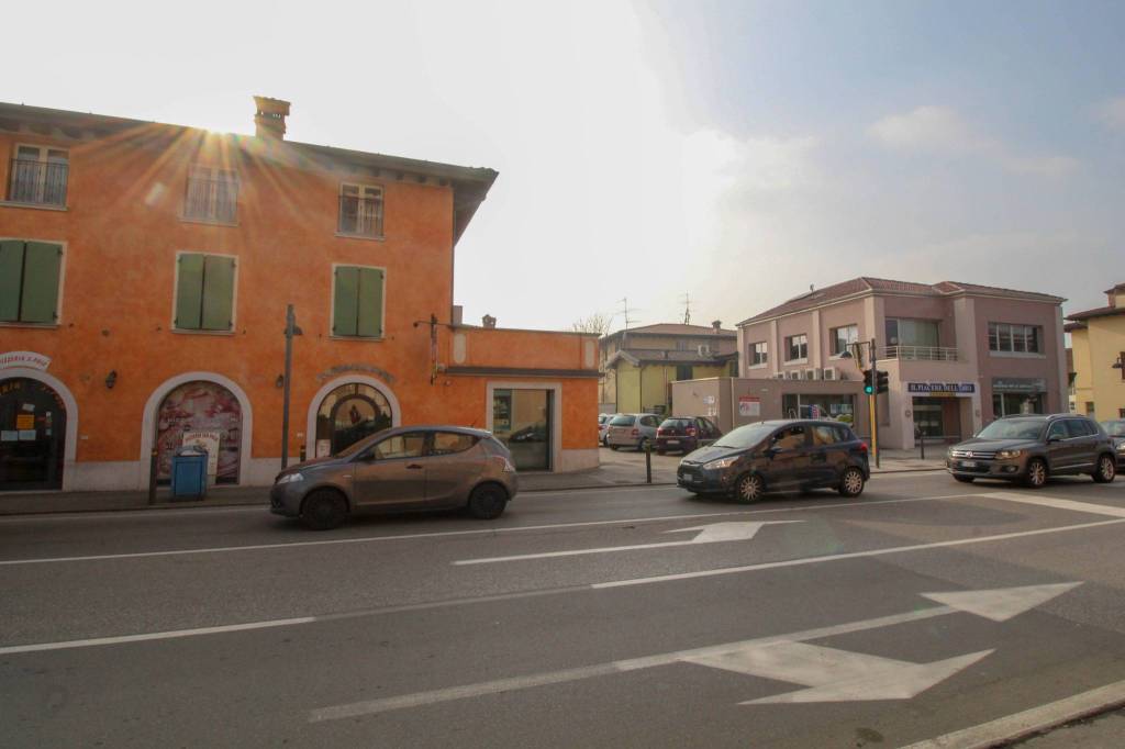 Bar in affitto a Brescia via San Polo, 202