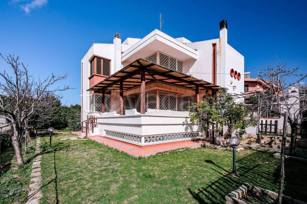 Villa in vendita a Quartu Sant'Elena via Feronia